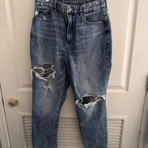 American Eagle Outfitters Curvy Mom Jeans